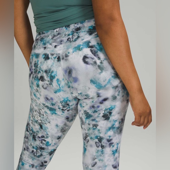 Lululemon Align Pant 25”
Kaleidofloral Multi - Picture 3 of 8